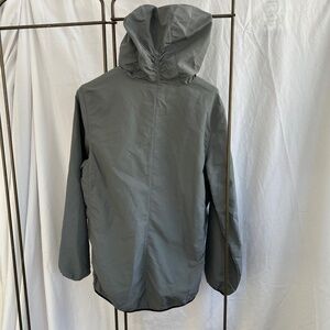 Men’s LifeLabs CoolLife Sun Shield Gray Windbreaker — Medium